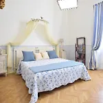 3 Bedroom Cozy In * Viareggio