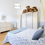 3 Bedroom Cozy In * Viareggio