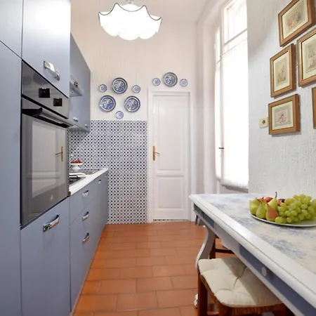 Beautiful In With Kitchen Holiday home