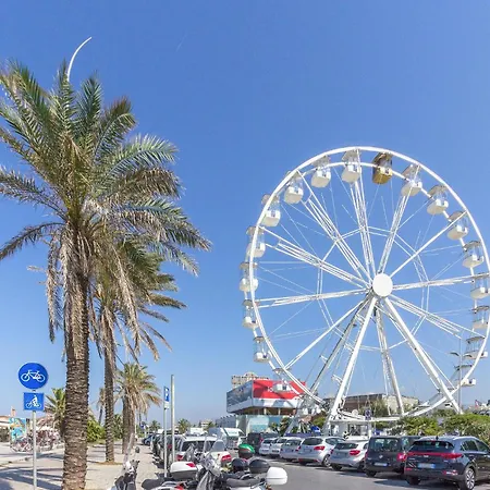 3 Bedroom Gorgeous In Casa de Férias Viareggio