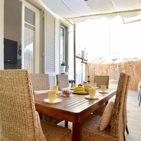 Beautiful In With Kitchen Viareggio