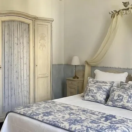 3 Bedroom Cozy In Prázdninový dům *