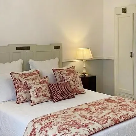 3 Bedroom Cozy In Prázdninový dům *