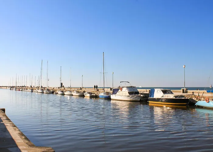 3 Bedroom Gorgeous In Dom wakacyjny Viareggio