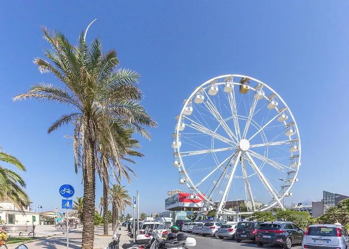 3 Bedroom Gorgeous In Dom wakacyjny Viareggio