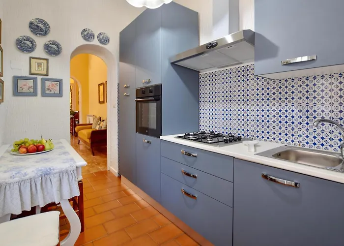 Dom wakacyjny 3 Bedroom Gorgeous In Viareggio