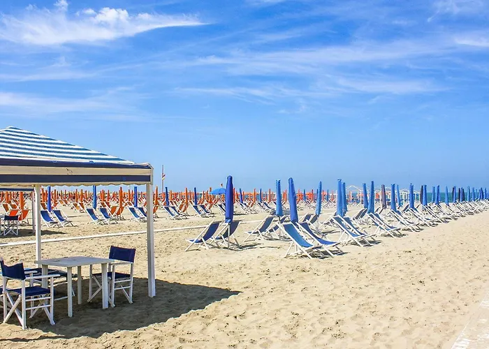 3 Bedroom Gorgeous In Dom wakacyjny Viareggio